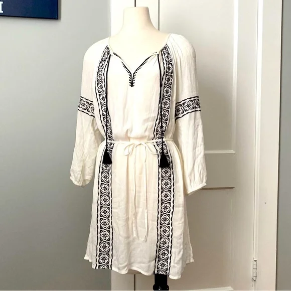 gauze beach cover up dress O'Neill Women's Krysten Crinkle Double Gauze Tunic Swim Cover-Up in Military Olive, Size Small main image 1